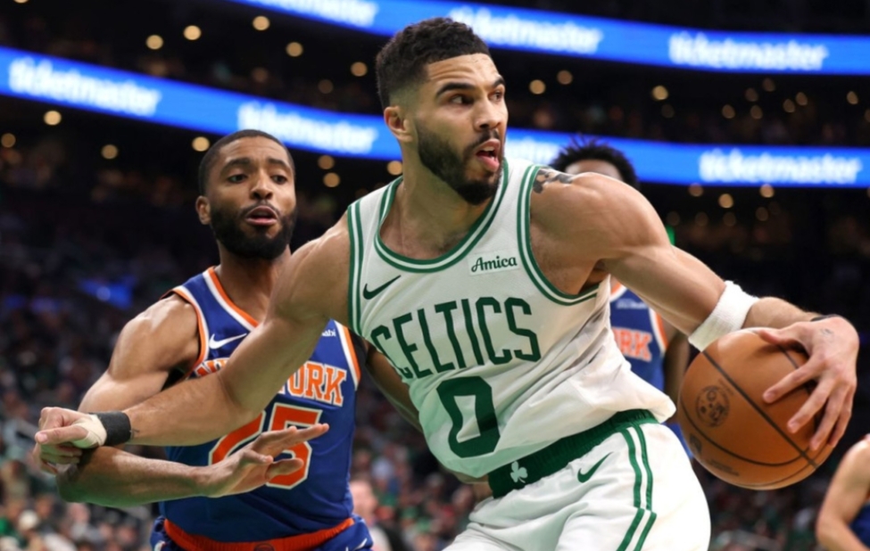 包含赛前波士顿凯尔特人备战NBA常规赛，门线救险细节曝光，更衣室稳定，团队化学反应显著的词条