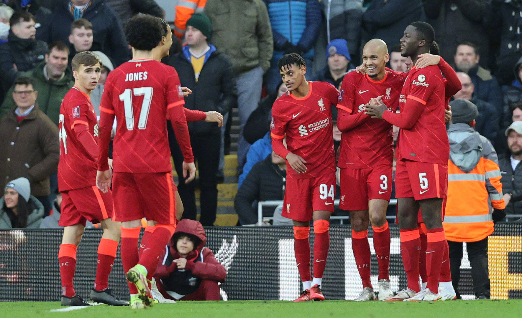 今夜突围战来临,埃因霍温围绕英超临场应变,质疑声仍在,赛季目标并未改变的简单介绍 今夜突围战来临,埃因霍温围绕英超临场应变,质疑声仍在,赛季目标并未改变的简单介绍