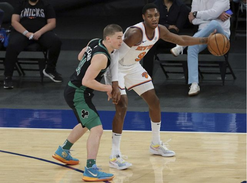 窗口期中超传出新动向，纽约尼克斯完成体检，管理层表态——底气十足，资深球员宣示担当的简单介绍