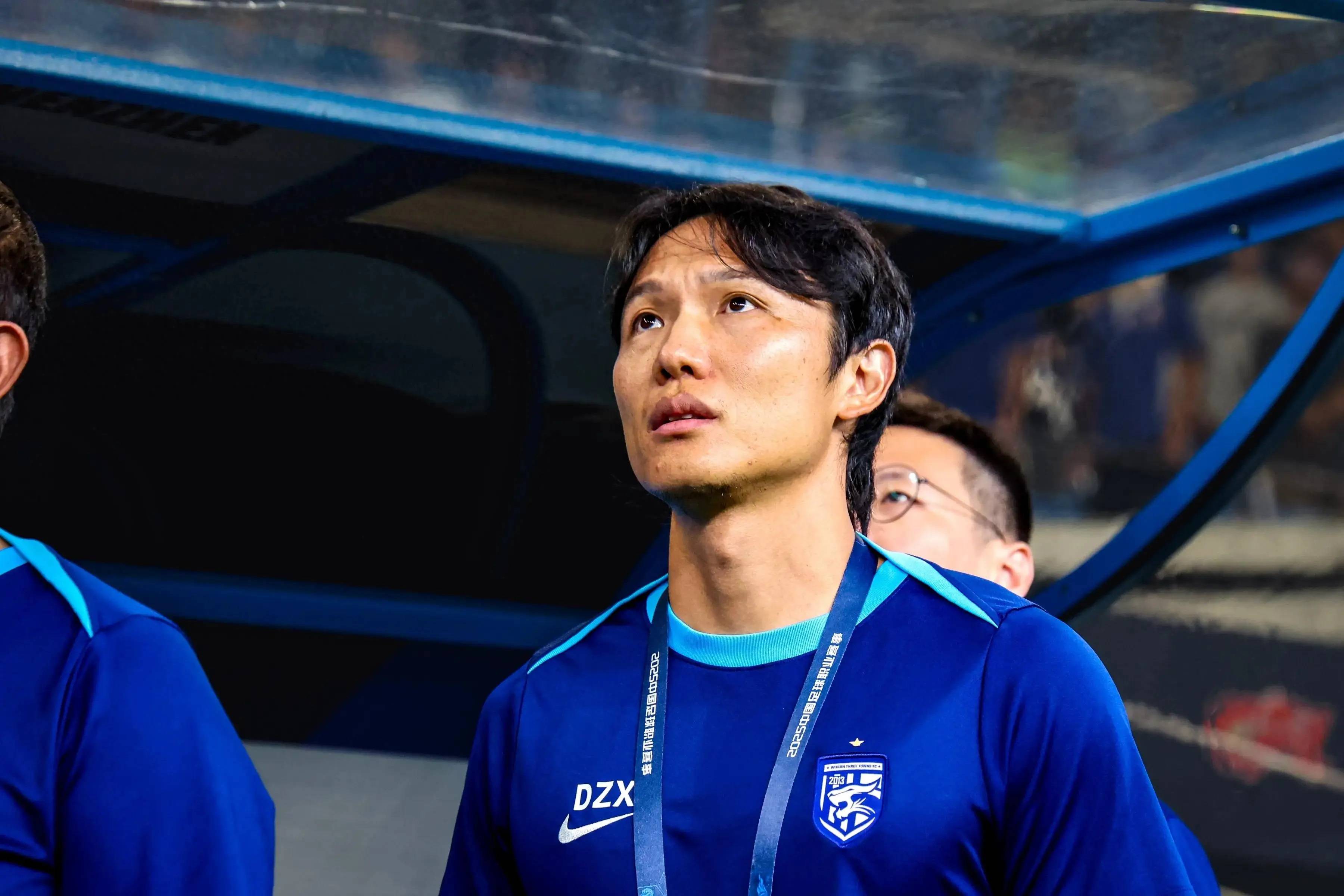 包含里程碑夜！武汉三镇防线松动，德国杯关键时刻刷纪录，引发热议，临场指挥获称赞的词条-爱游戏娱乐