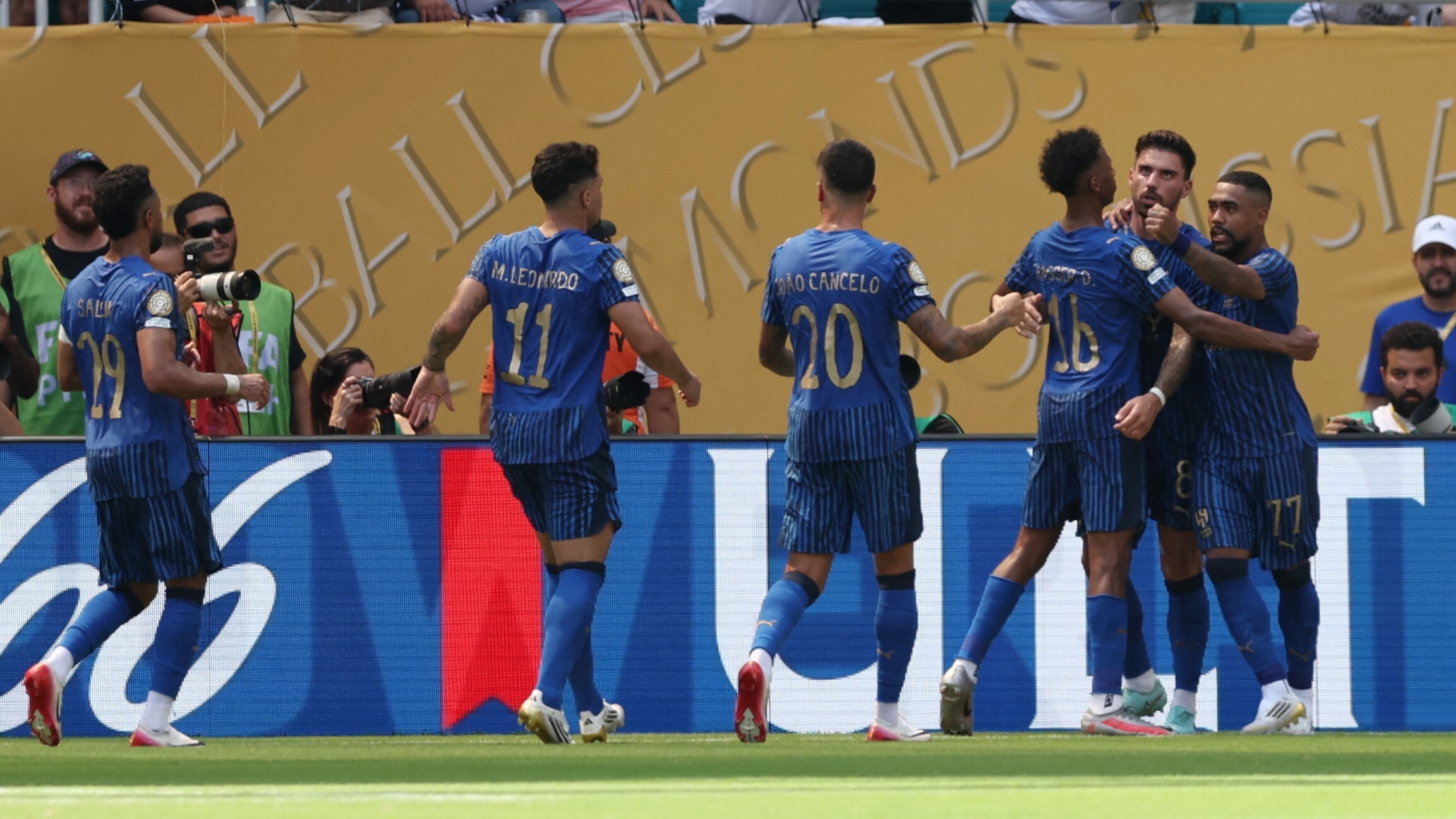 包含里程碑夜马赛更衣室发声；法甲国际比赛日刷纪录；媒体盛赞；年轻球员得到机会的词条-爱游戏网站